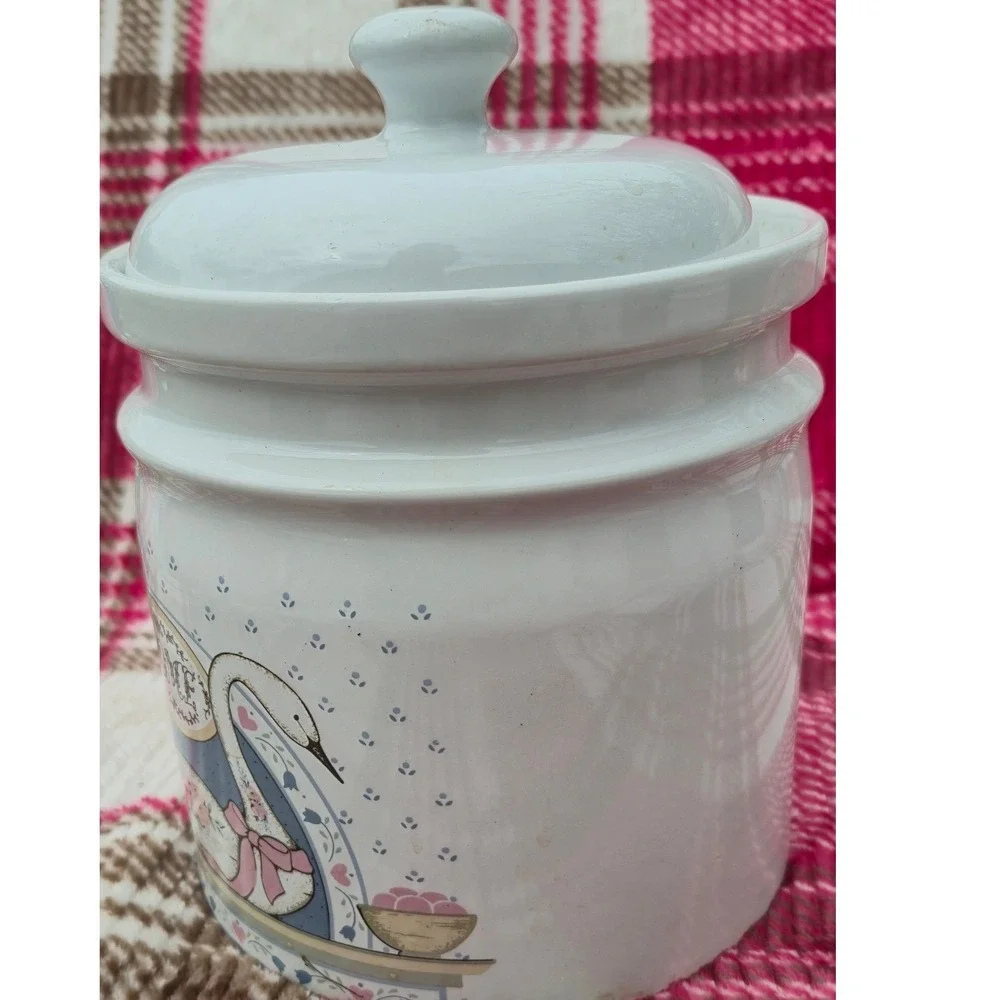 Vintage Paul Marshall Country Home Swan Ceramic Canister Jar with‎ Lid White